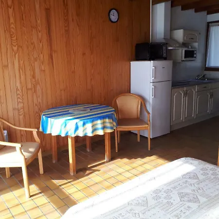 Les Genets Apartment